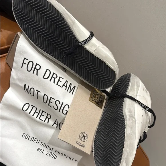 Golden Goose Superstar Sneakers - Picture 3 of 7